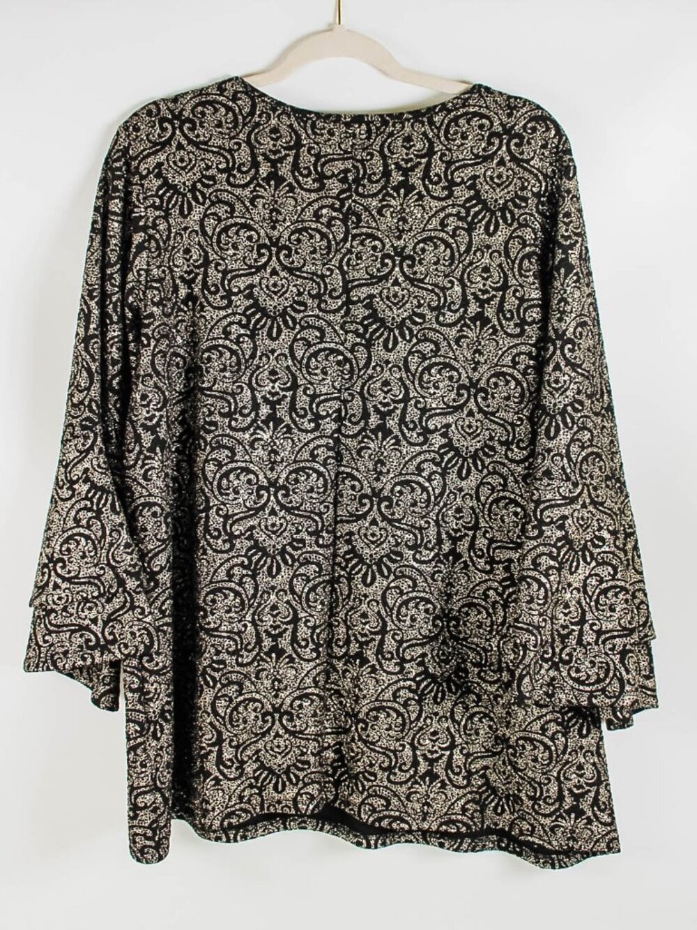 Avenue Black Gold Metallic Paisley Bell Sleeve Blouse Plus Size 18/20 - Picture 3 of 9